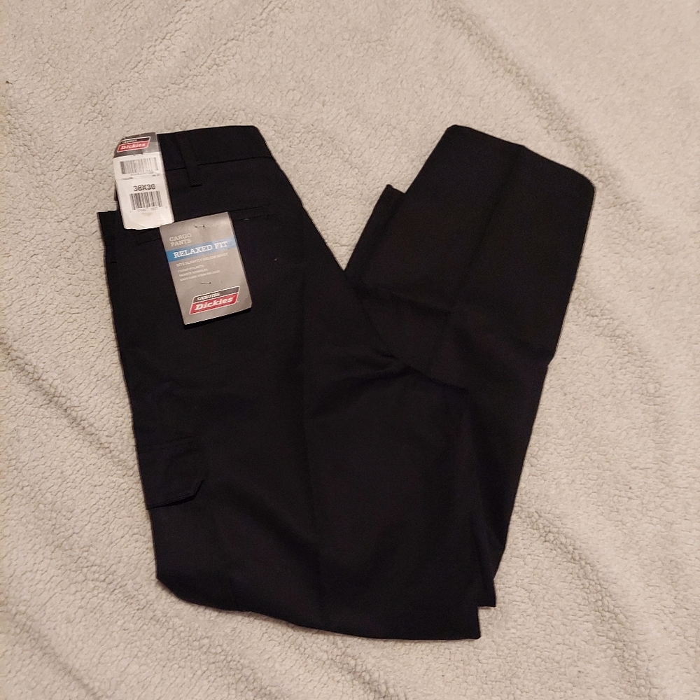 Mens dickies cargo relaxed fit pants, color black ,size W38 L30